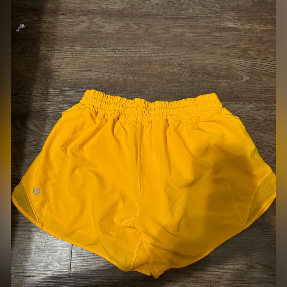 Lululemon - Picture 2 of 4